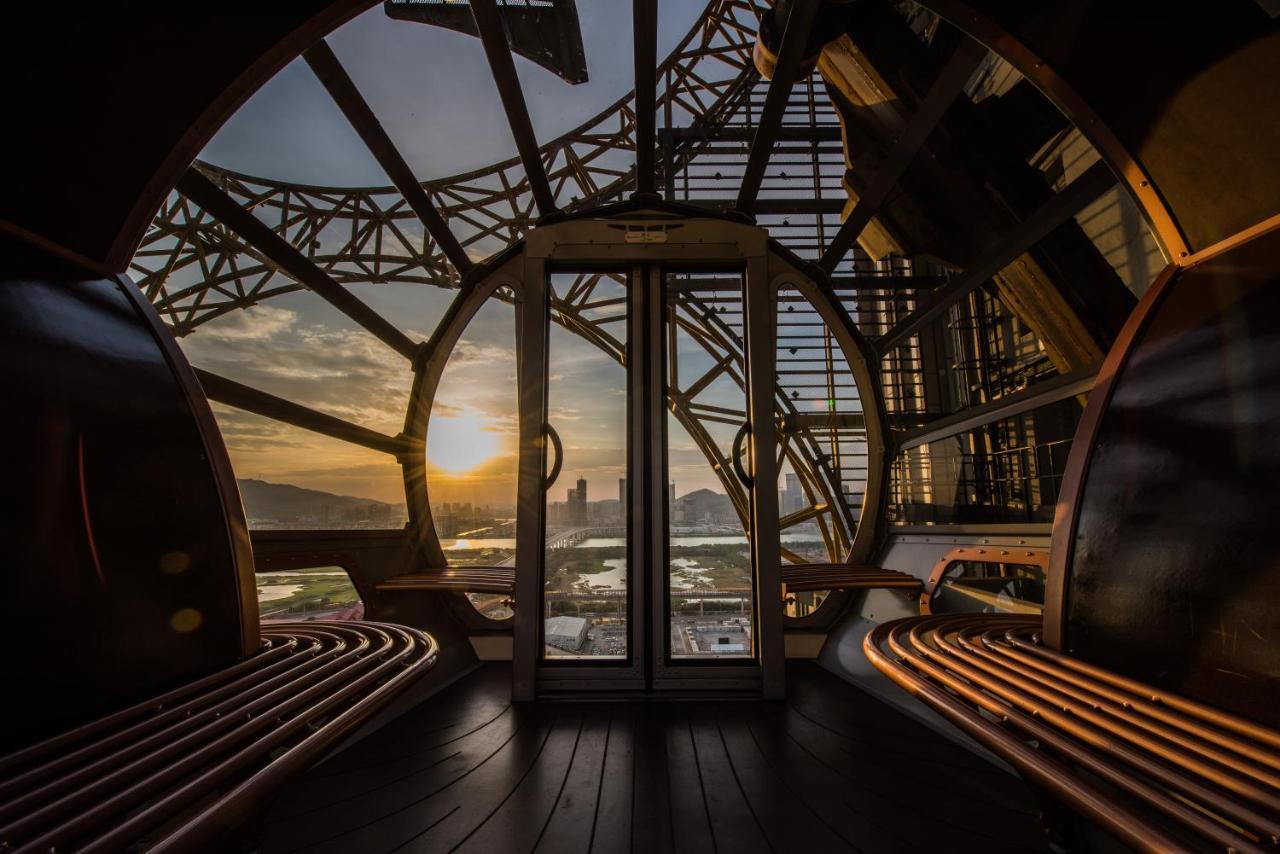 Studio City Hotel Μακάο Εξωτερικό φωτογραφία The interior of the observation deck