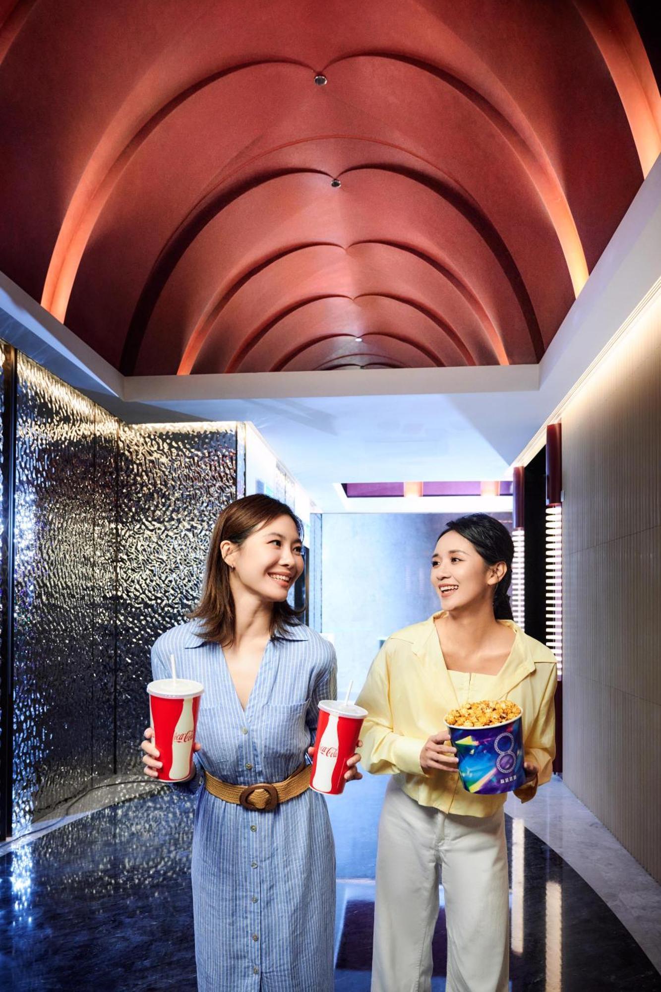 Studio City Hotel Μακάο Εξωτερικό φωτογραφία The interior of a typical movie theater in China